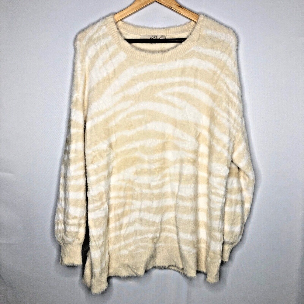 LOFT PLUS Size Animal Print‎ V-Neck Sweater Fuzzy Cozy Soft Size 16/18 NWOT